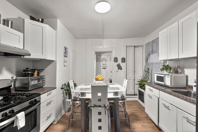 865 Iranistan Avenue, Bridgeport, CT 06604