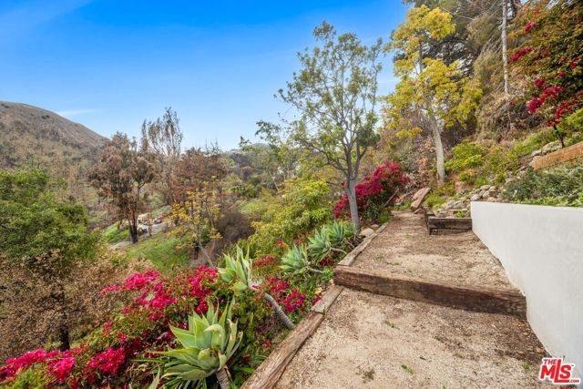 2382 Live Oak Meadows Road, Malibu, CA 90265