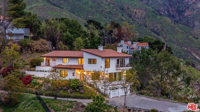 2382 Live Oak Meadows Road, Malibu, CA 90265