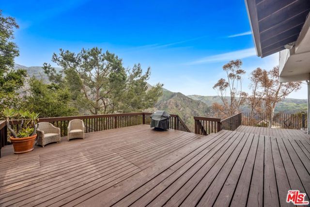 2382 Live Oak Meadows Road, Malibu, CA 90265