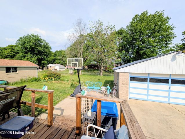 5524 Mariemont Rd, Louisville, KY 40258