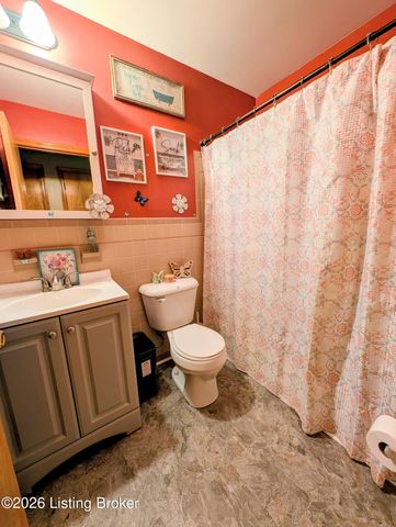 5524 Mariemont Rd, Louisville, KY 40258