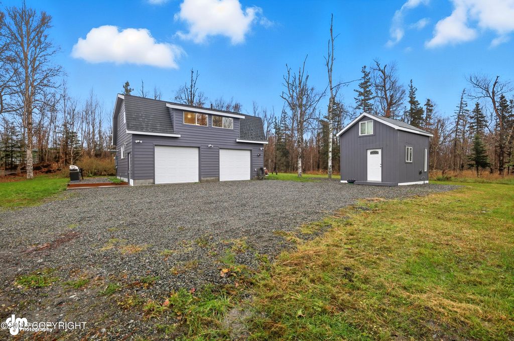 10100 E Tern Drive, Palmer, AK 99645