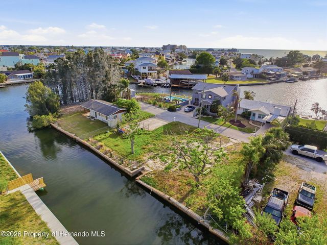 14206 Hendry Court, Hudson, FL 34667