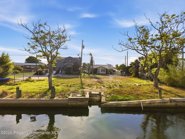 14206 Hendry Court, Hudson, FL 34667