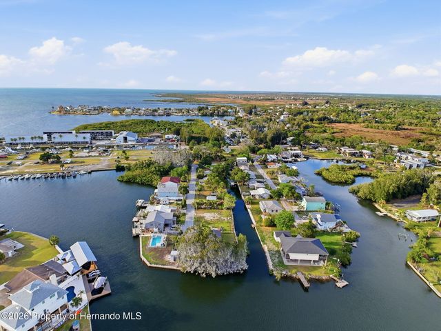 14206 Hendry Court, Hudson, FL 34667