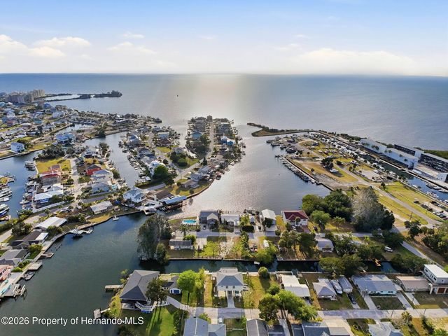14206 Hendry Court, Hudson, FL 34667