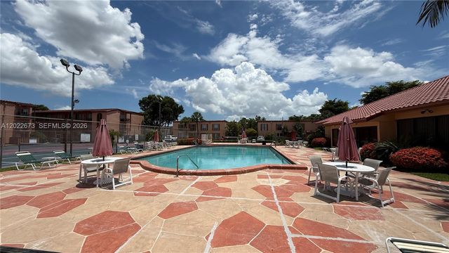 7220 Fairway Dr G4, Miami Lakes, FL 33014