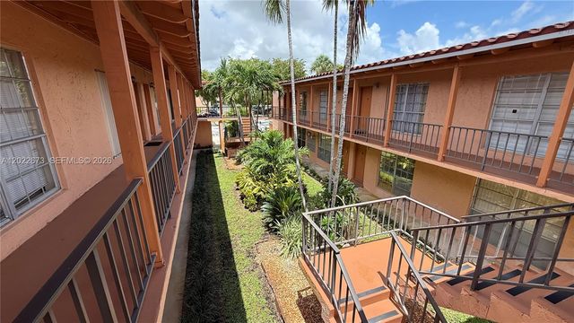 7220 Fairway Dr G4, Miami Lakes, FL 33014