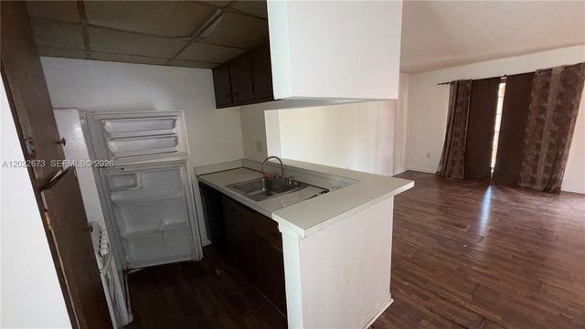 7220 Fairway Dr G4, Miami Lakes, FL 33014