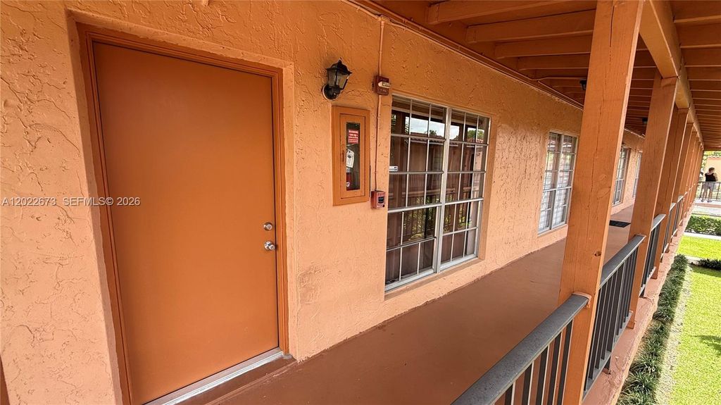 7220 Fairway Dr G4, Miami Lakes, FL 33014