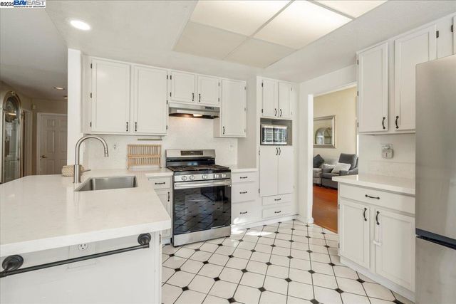 312 Sirena Del Mar Rd, Marina, CA 93933