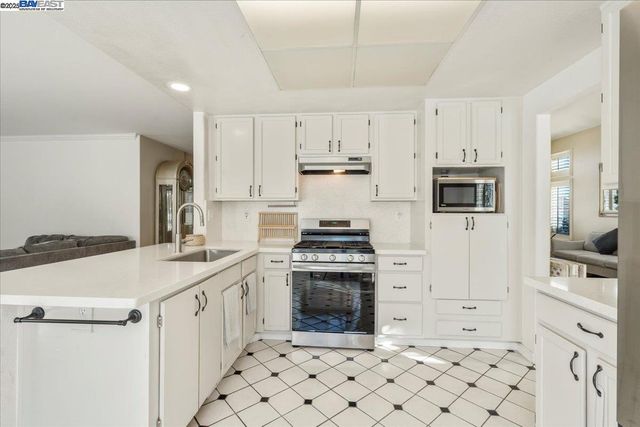 312 Sirena Del Mar Rd, Marina, CA 93933