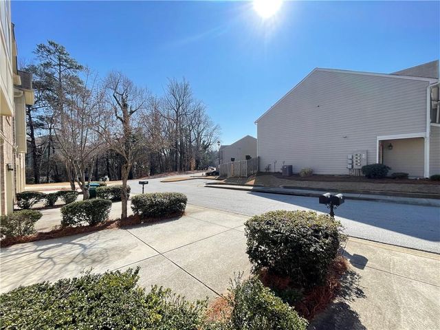6990 Kingswood Run Drive 24, Atlanta, GA 30340