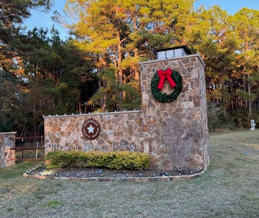 15880 Wooded Trail Way, Willis, TX 77378