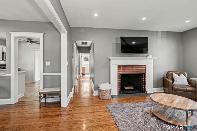 158 Courtland Hill Street, Stamford, CT 06906