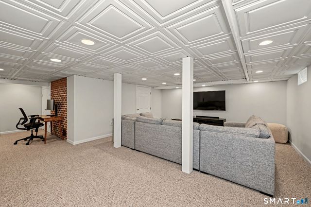 158 Courtland Hill Street, Stamford, CT 06906
