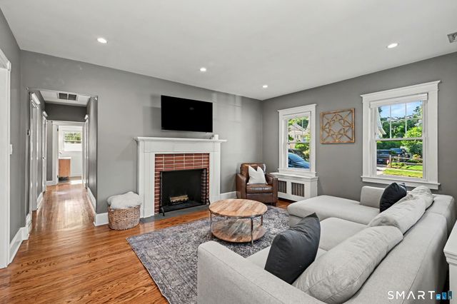 158 Courtland Hill Street, Stamford, CT 06906