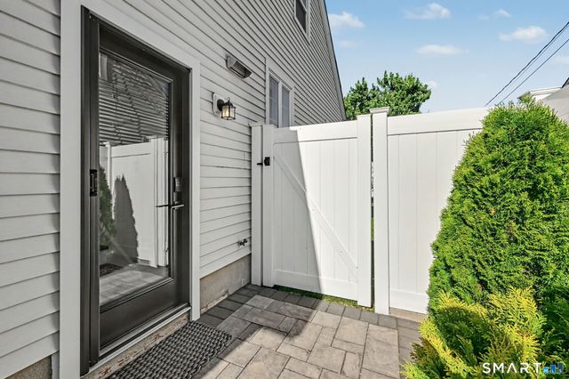 158 Courtland Hill Street, Stamford, CT 06906