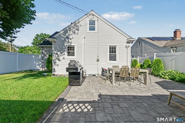 158 Courtland Hill Street, Stamford, CT 06906