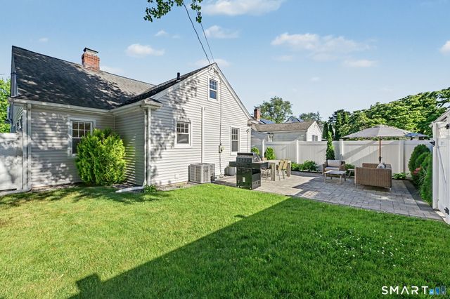 158 Courtland Hill Street, Stamford, CT 06906