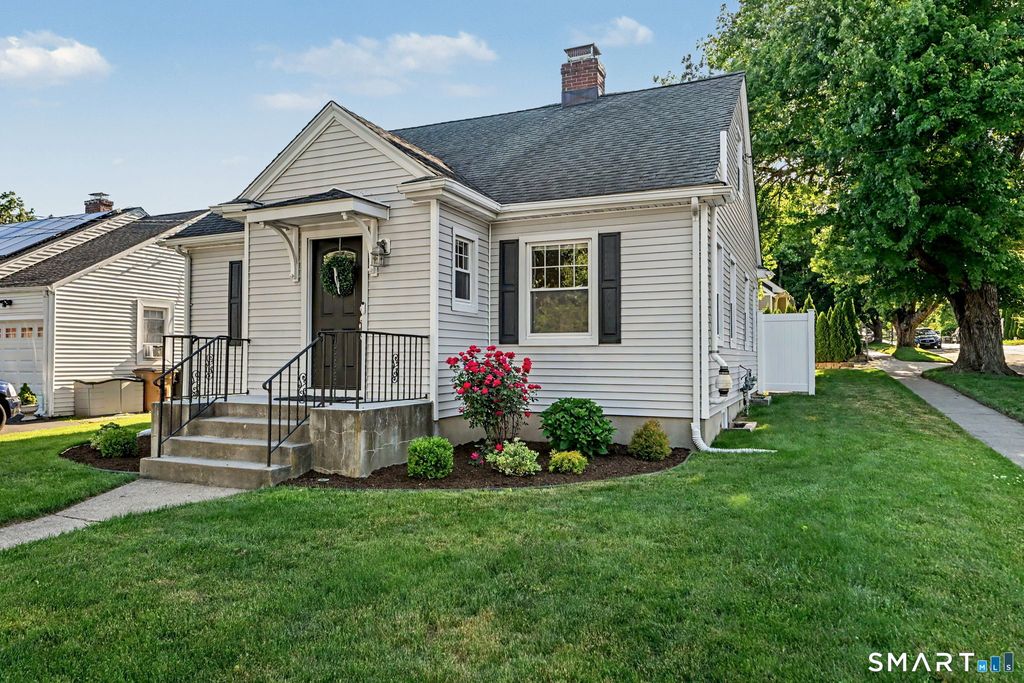 158 Courtland Hill Street, Stamford, CT 06906