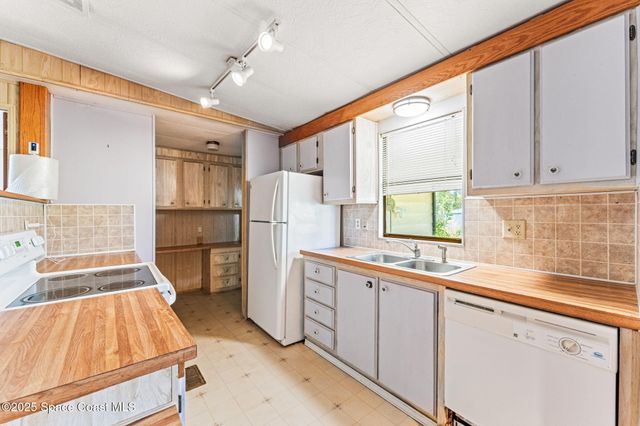 4458 Twin Lakes Drive, Melbourne, FL 32934