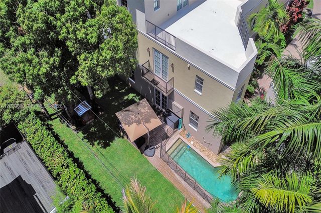 822 SW 10th Street, Fort Lauderdale, FL 33315