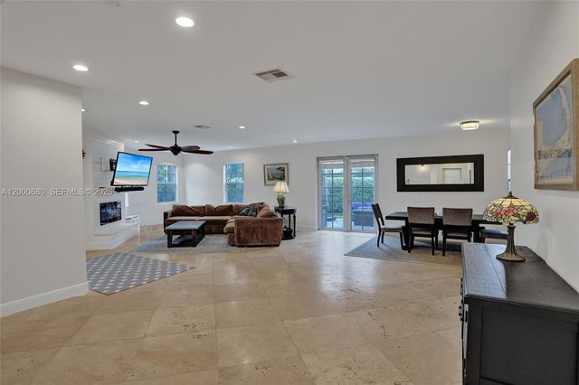 822 SW 10th Street, Fort Lauderdale, FL 33315