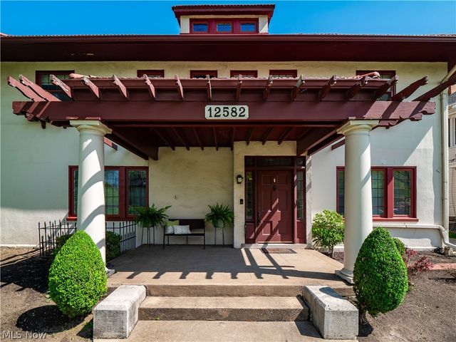 12582 Clifton Boulevard, Lakewood, OH 44107