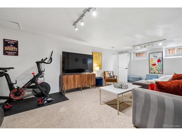 730 Ivanhoe St, Denver, CO 80220