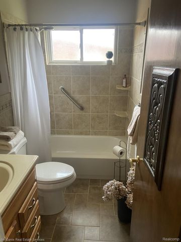 22518 Avalon Street, St. Clair Shores, MI 48080