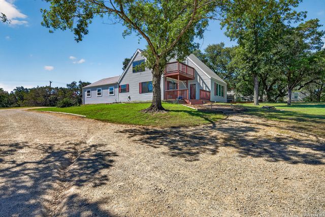 3030 Oak Hollow Dr, New Braunfels, TX 78132
