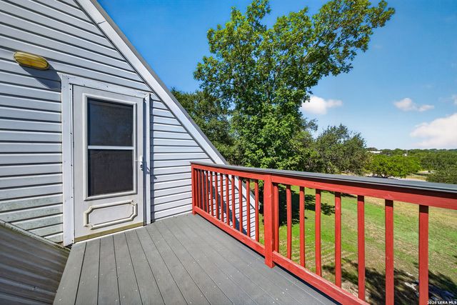 3030 Oak Hollow Dr, New Braunfels, TX 78132