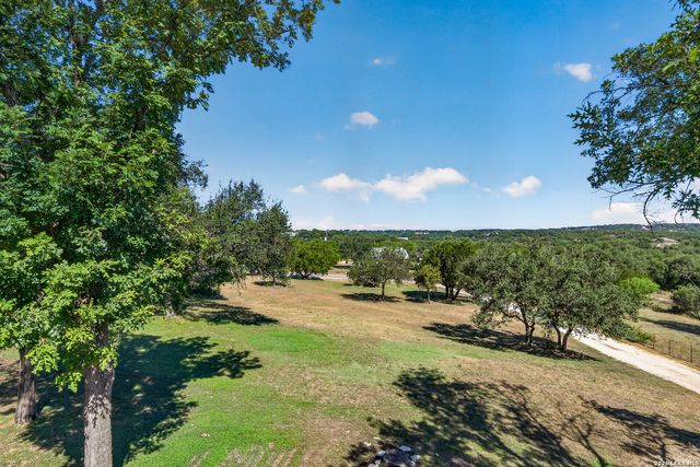 3030 Oak Hollow Dr, New Braunfels, TX 78132