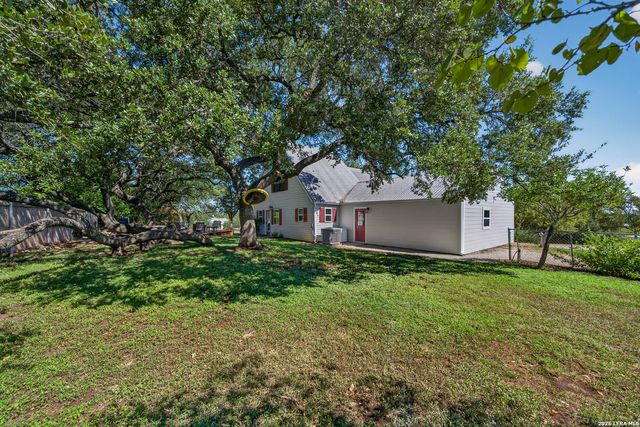 3030 Oak Hollow Dr, New Braunfels, TX 78132