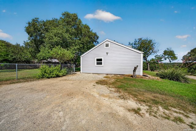 3030 Oak Hollow Dr, New Braunfels, TX 78132
