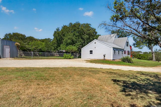 3030 Oak Hollow Dr, New Braunfels, TX 78132