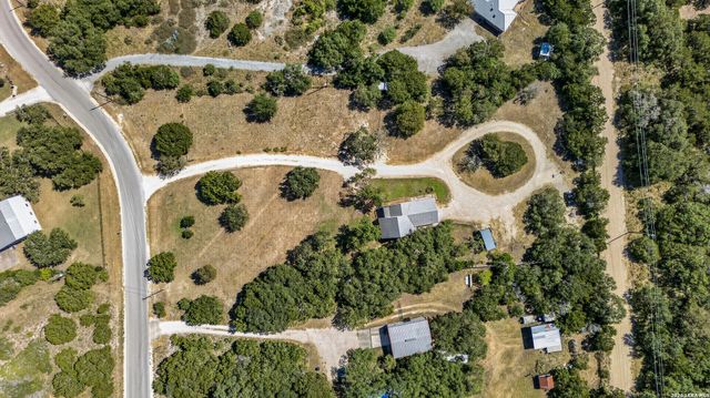 3030 Oak Hollow Dr, New Braunfels, TX 78132