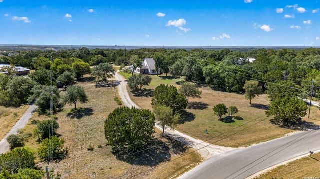 3030 Oak Hollow Dr, New Braunfels, TX 78132