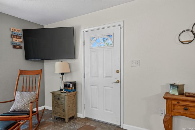 3030 Oak Hollow Dr, New Braunfels, TX 78132