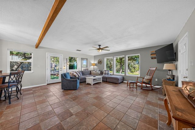 3030 Oak Hollow Dr, New Braunfels, TX 78132