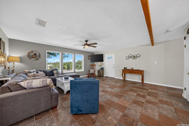 3030 Oak Hollow Dr, New Braunfels, TX 78132