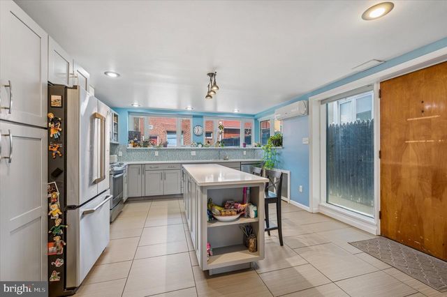 2834 EDGEMONT, Philadelphia, PA 19134