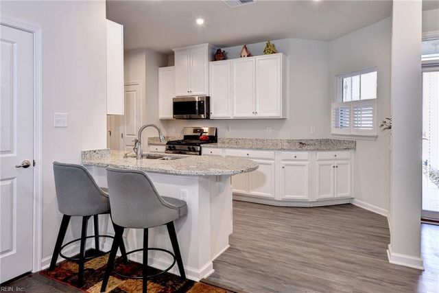 9476 Astilbe LN, Toano, VA 23168