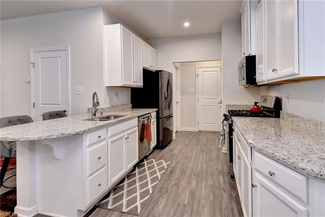 9476 Astilbe LN, Toano, VA 23168