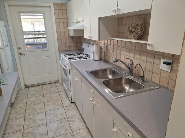 5969 TERRACE PARK DR DRIVE N 203, St Petersburg, FL 33709