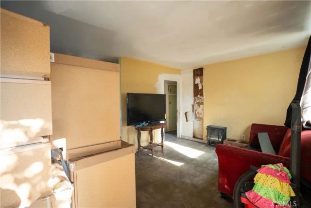 6174 Jurupa Avenue, Riverside, CA 92504
