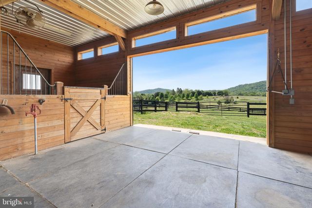 23 WHITE HORSE HILL LN, Amissville, VA 20106