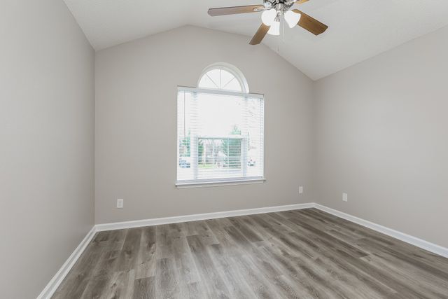 703 Lou Gehrig Cir, La Vergne, TN 37086